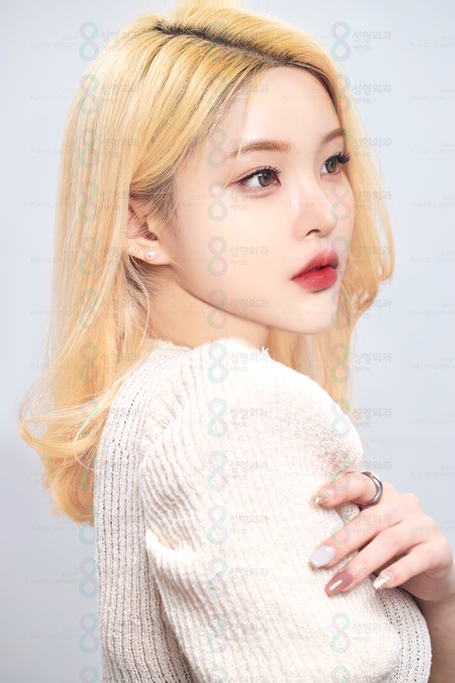 About the Difference in Hump Nose Surgery Costs Before and After for Women image 1