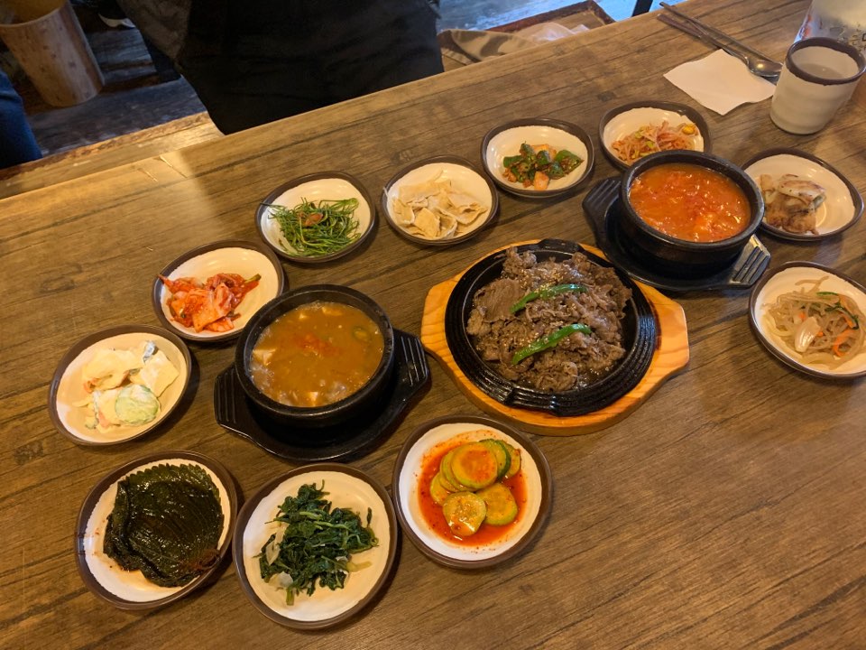 Garosu-gil Lunch Spot, Sigol Bapsang! Henry's Restaurant from I Live Alone image 5