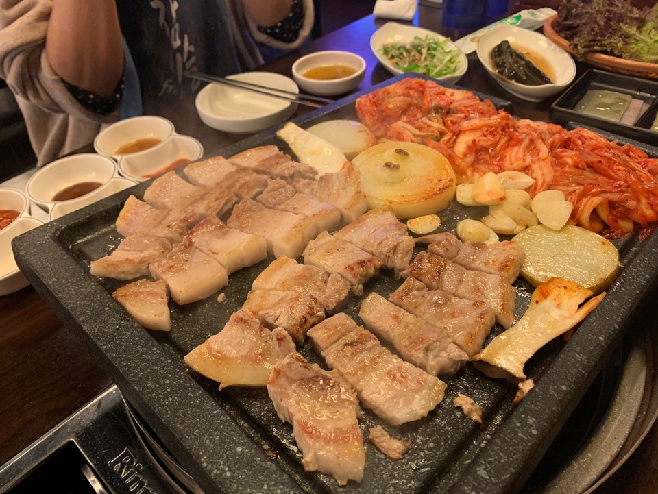Apgujeong Station Restaurant Deokssam Sidae — Deokssambol Kimchi Samgyeopsal Is Really Delicious T_T image 10