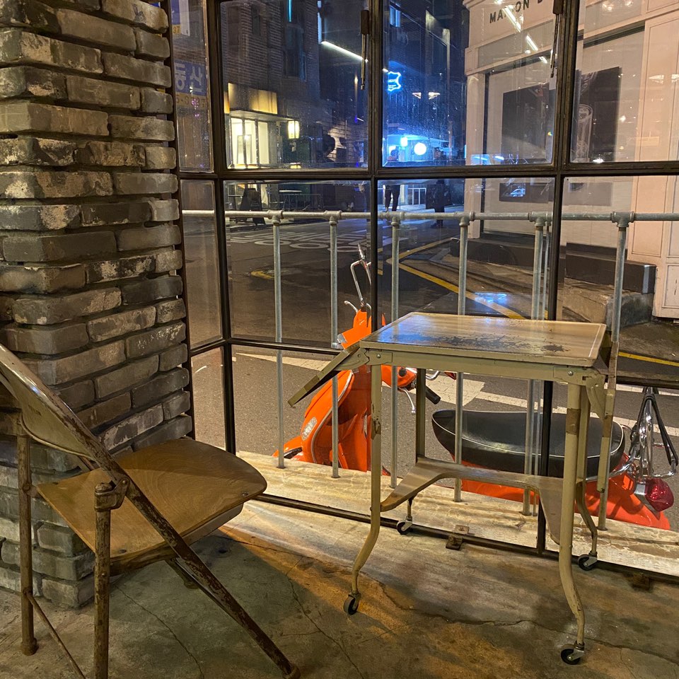Garosu-gil Cafe Lay Bricks, with Delicious Summer Latte & Apple Pan Dessert image 3