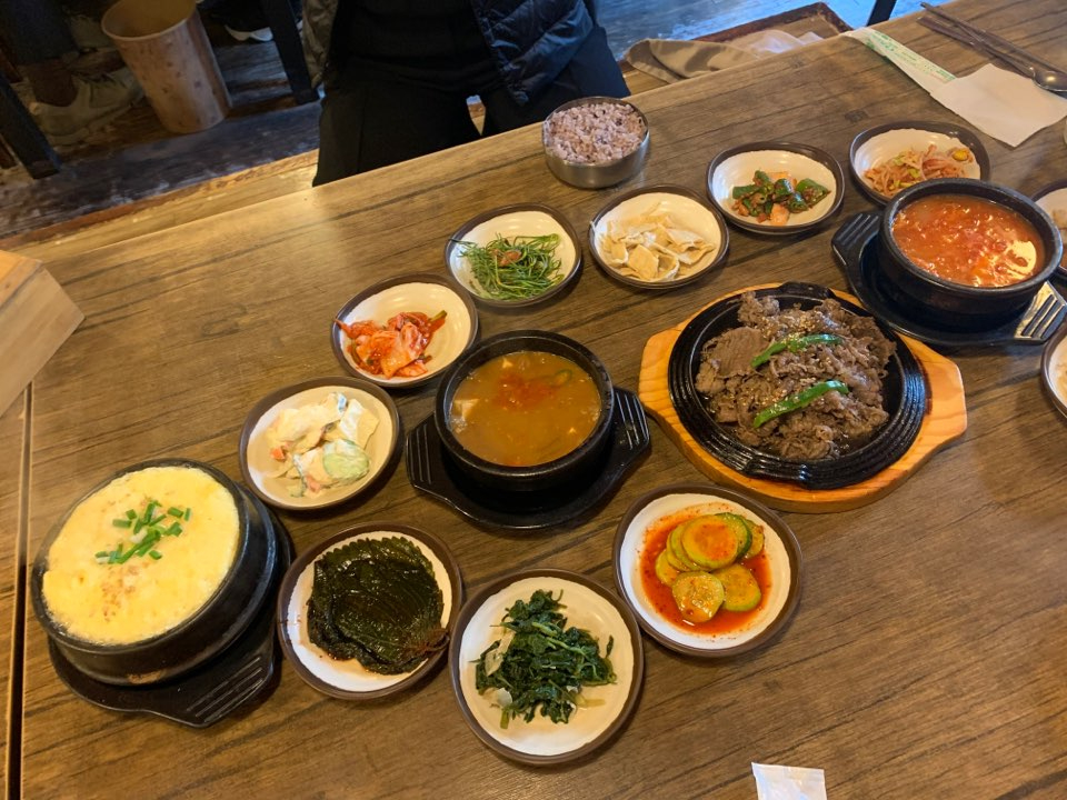 Garosu-gil Lunch Spot, Sigol Bapsang! Henry's Restaurant from I Live Alone image 6