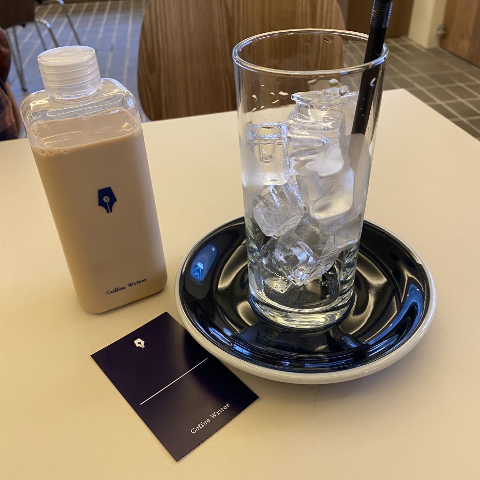 Apgujeong Station Cafe Coffee Writer, Great Atmosphere! image 4