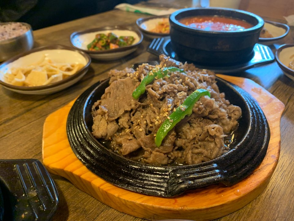 Garosu-gil Lunch Spot, Sigol Bapsang! Henry's Restaurant from I Live Alone image 7