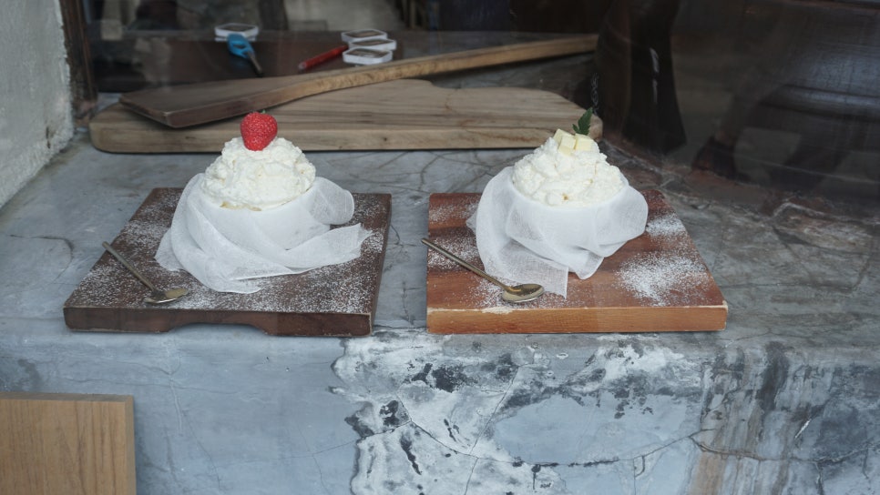 Ikseon-dong Cafe On (溫): Desserts, Coffee, and the Atmosphere Are Really Great! image 3