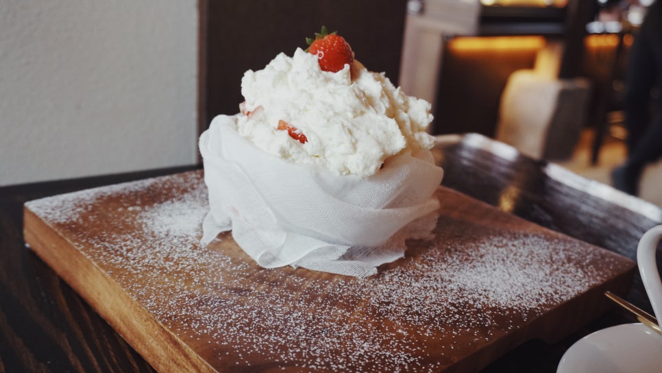 Ikseon-dong Cafe On (溫): Desserts, Coffee, and the Atmosphere Are Really Great! image 4
