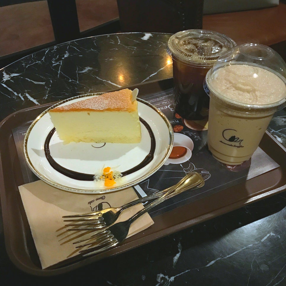 가로수길 카페 C27 치즈케이크 맛있어! 관련 이미지 7