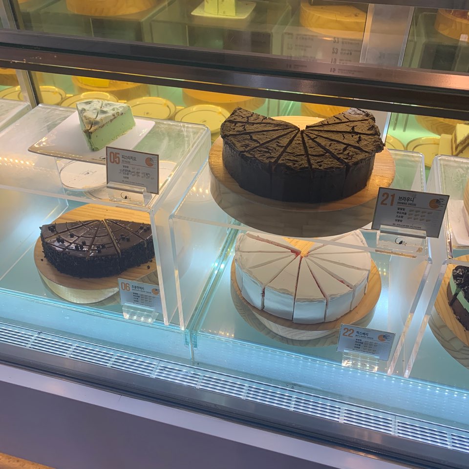 가로수길 카페 C27 치즈케이크 맛있어! 관련 이미지 5