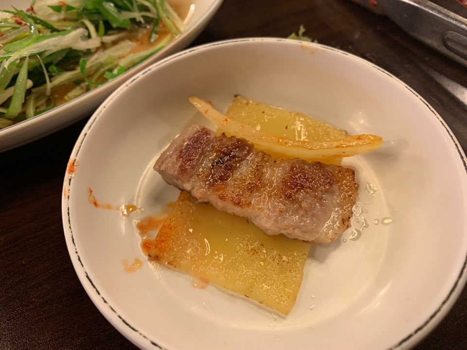 Apgujeong Station Restaurant Deokssam Sidae — Deokssambol Kimchi Samgyeopsal Is Really Delicious T_T image 13