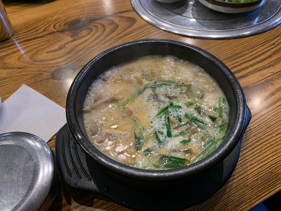 압구정역 점심 홍반장 신의주찹쌀순대 순대국밥 진짜 추천해요! 관련 이미지 7