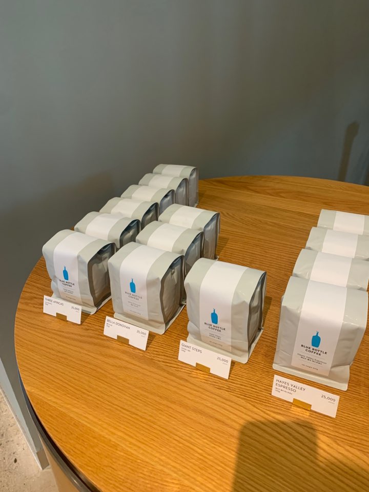 Review of My Visit to Blue Bottle's 4th Apgujeong Branch at Andaz Hotel image 4