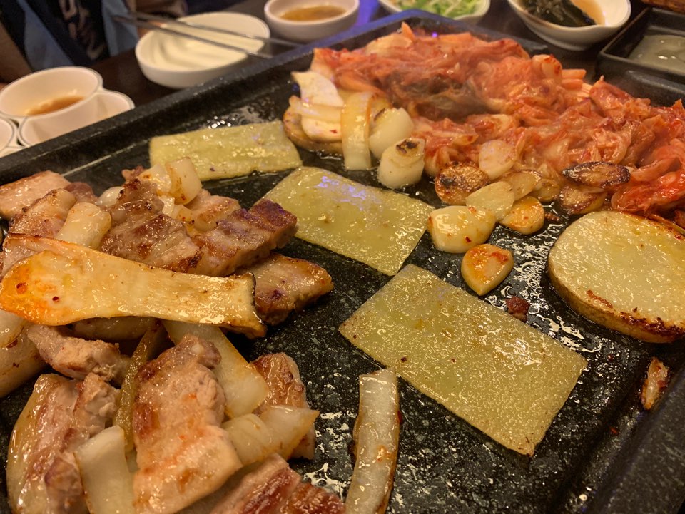 Apgujeong Station Restaurant Deokssam Sidae — Deokssambol Kimchi Samgyeopsal Is Really Delicious T_T image 11