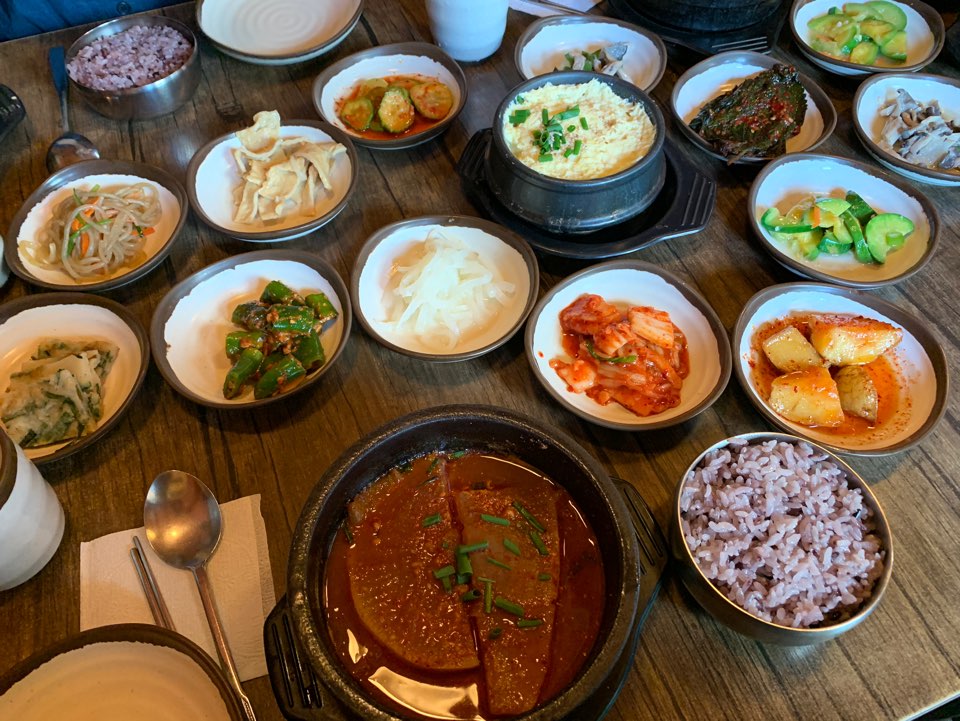 Garosu-gil Lunch Spot, Sigol Bapsang! Henry's Restaurant from I Live Alone image 9