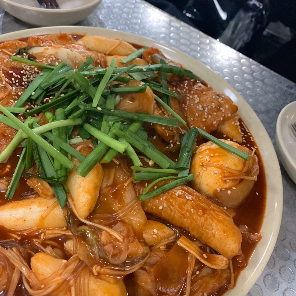 Garosugil Best Restaurant, Hanchu (A Memory of a Drink): Tteokbokki & Fried Chili Peppers, Just as Good as Expected! image 9
