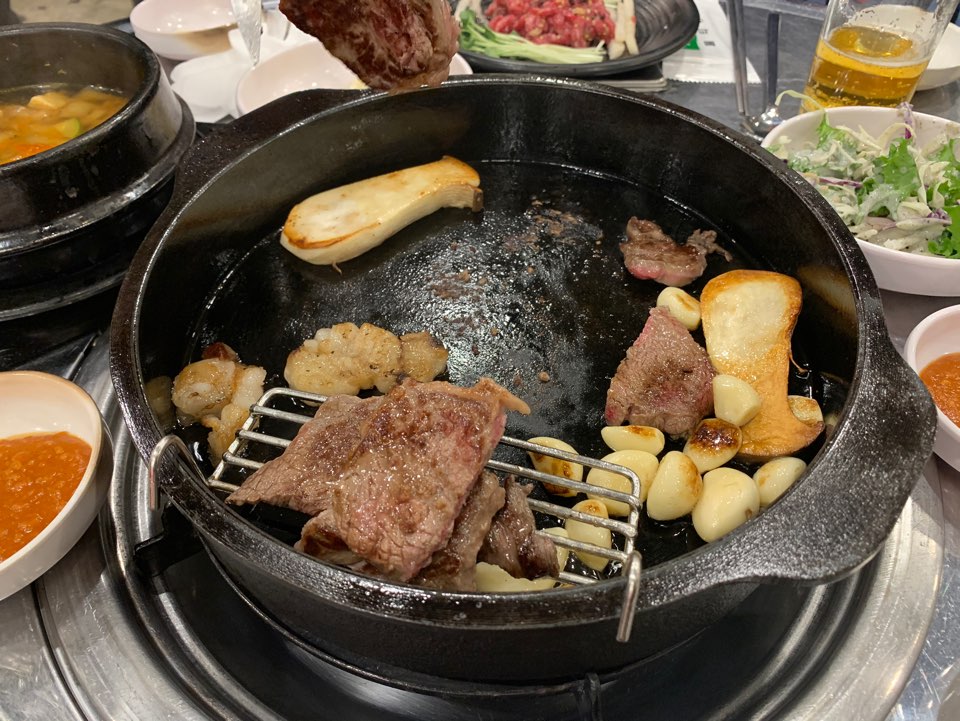 A great beef restaurant, Yangjae Butcher Shop, is perfect for company dinners at Yeoksam Bangbang branch! image 12
