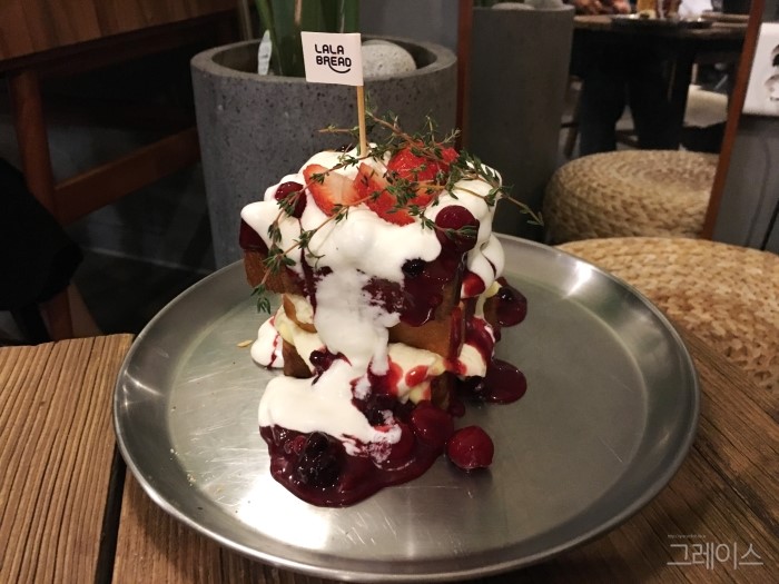 [잠실 카페] 토스트가 맛있는 석촌호수 카페, 라라브레드 관련 이미지 8