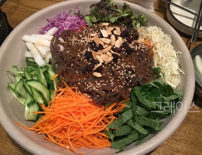 [가로수길 맛집] 연말회식은 바로 여기! 가로수길 족발 리북집&hearts; 관련 이미지 2