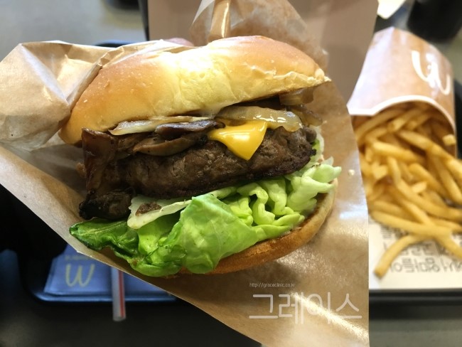 [맥도날드] 맥날 시그니처버거는 그릴드 머쉬룸 버거가 짱♡ 관련 이미지 7