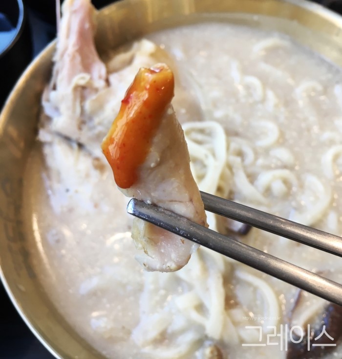 [가로수길 맛집] 닭반마리가 통째로! 파주닭국수 존맛♡ 관련 이미지 8