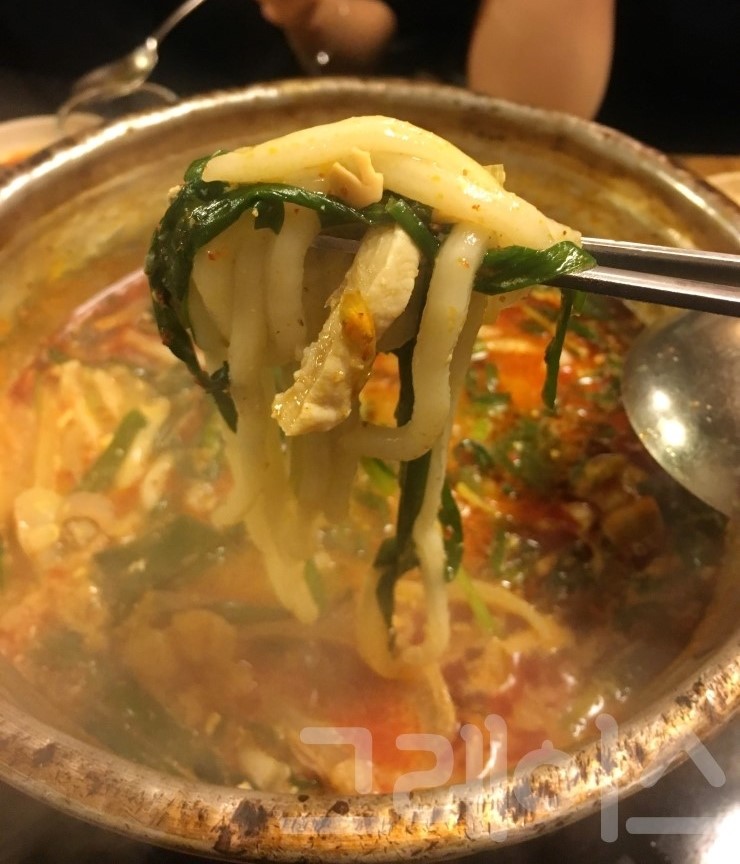 [가로수길 맛집] 쌀쌀한날씨엔 우림황소곱창 곱창전골&hearts; 관련 이미지 6
