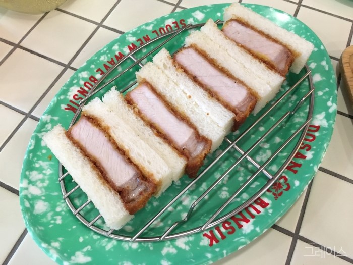 [도산공원 맛집] 매력적인 분위기의 추억 소환, 도산분식 관련 이미지 10