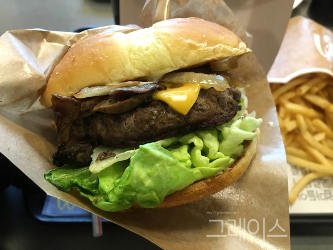 [맥도날드] 맥날 시그니처버거는 그릴드 머쉬룸 버거가 짱♡ 관련 이미지 6