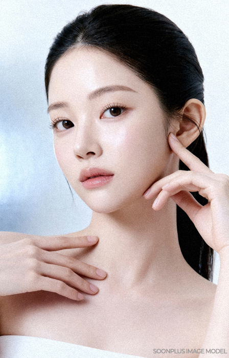 Did you know that a youthful-looking appearance can differ based on neck wrinkles? image 1