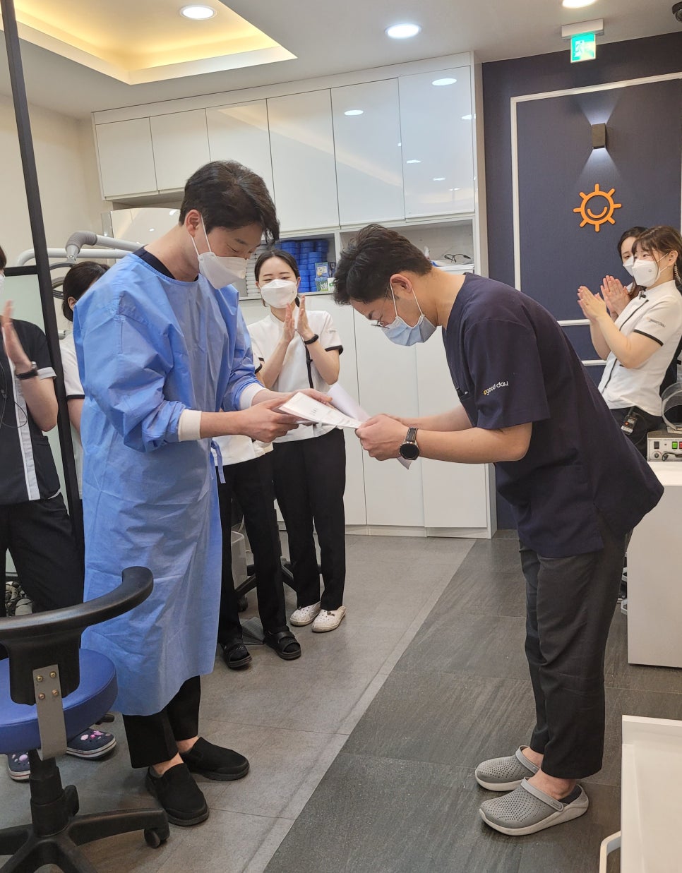 서로에게 감사했던 시간 - 장기근속자 상장 수여식 관련 이미지 1