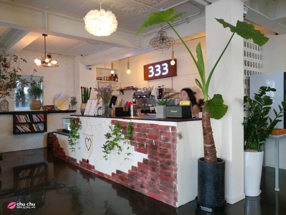 홍대역 카페 333 수박주스 관련 이미지 4