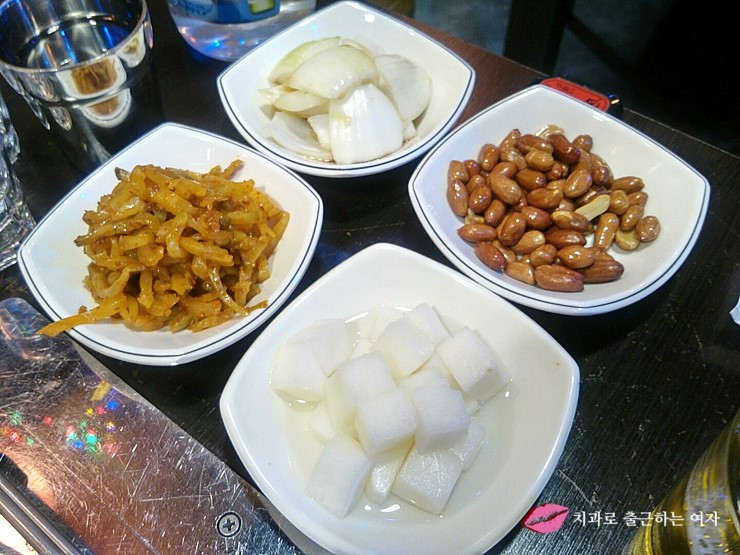 홍대 양꼬치 & 칭타오, 여기에 꿔바로우까지 배부르게 냠냠 &hearts; 관련 이미지 2