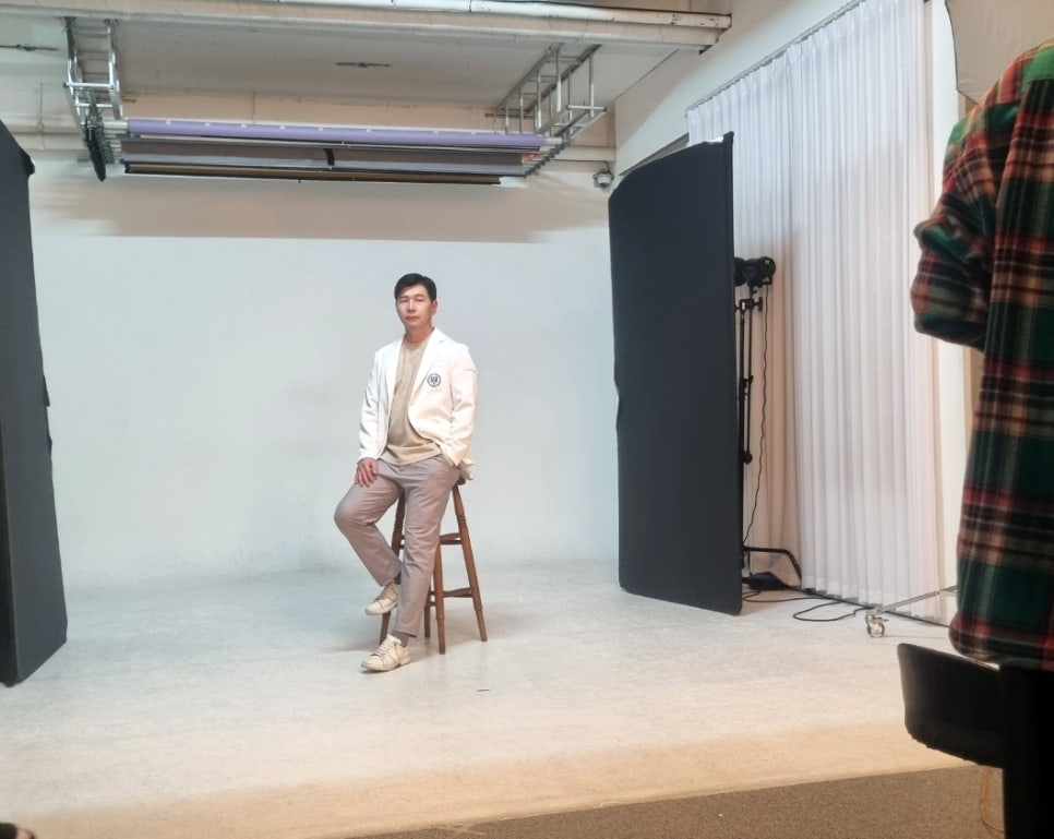 10인 의료진 프로필 촬영현장 공개ㅣ비비드스튜디오 관련 이미지 9
