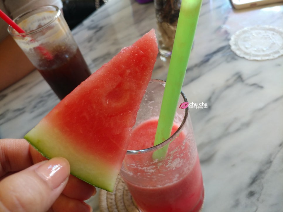 홍대역 카페 333 수박주스 관련 이미지 18