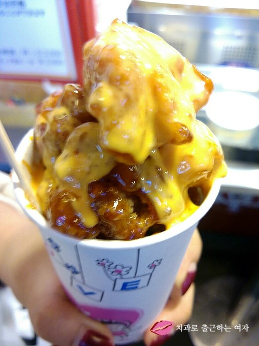 홍대 홍컵 치즈닭강정 먹으면서 홍대 돌아다님 ㅎㅎ 관련 이미지 4