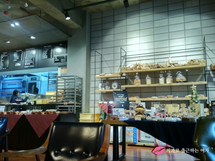 홍대 리치몬드에서 브라우니랑 라떼 먹으면서 수다 ☆ 관련 이미지 2