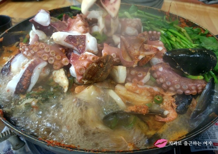 갑자기 떠나고 싶어서 떠난 제주도 협재해수욕장, 근처 대문집에서 해물탕+한라산소주 관련 이미지 9