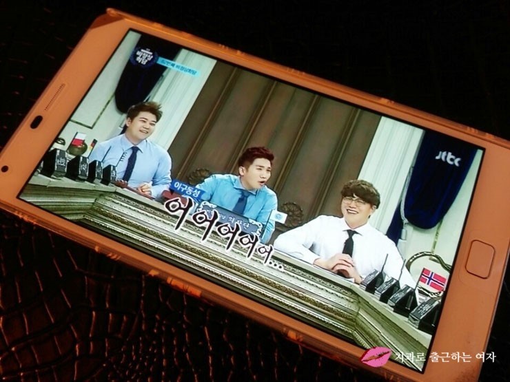 어제 비정상회담도 꿀잼!! 안드레아스 & 프셰므스와브 &hearts; 관련 이미지 1