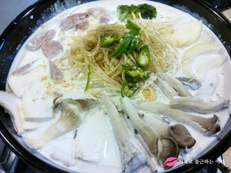 까르보나라 떡볶이, 느끼한음식 땡기는 날에 먹음 꿀맛 &hearts; (공수간) 관련 이미지 2