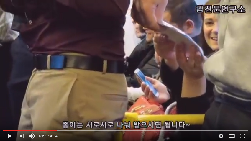 지옥철 출근길에서 보면 힐링되는 감동 영상 관련 이미지 4