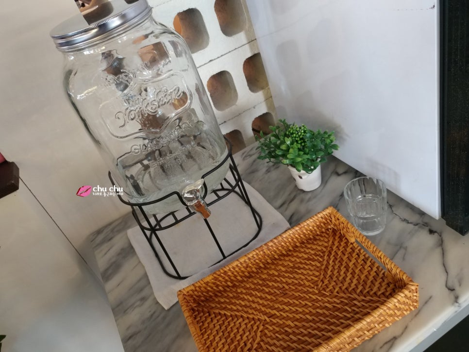 홍대역 카페 333 수박주스 관련 이미지 11