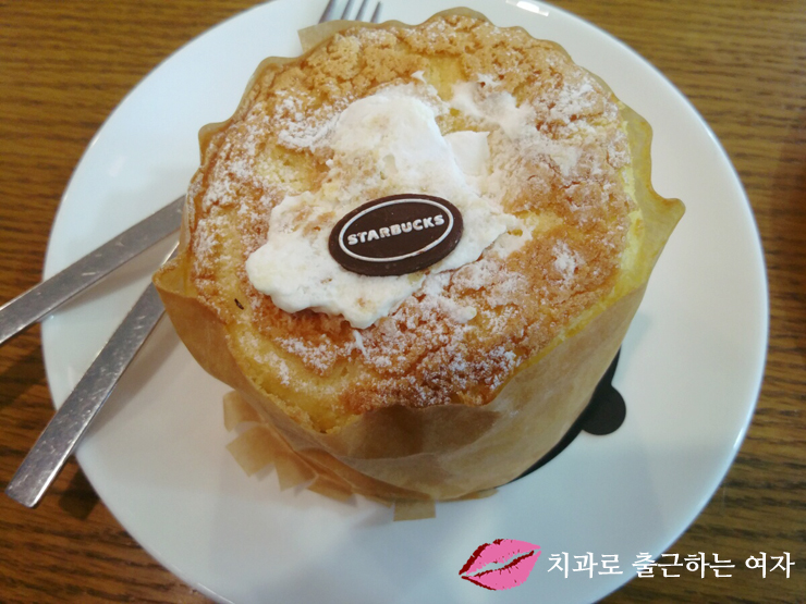 스타벅스 생크림 카스테라 & 초코 브라우니 ♡ 관련 이미지 3