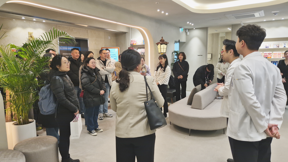 중국 치과의사 20여명 병원 투어 세미나 개최 관련 이미지 10