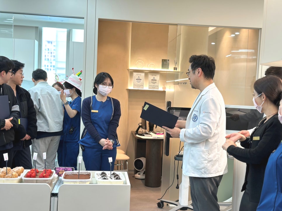 견고한 성장의 10년, 장기근속상 수여식 현장 관련 이미지 5