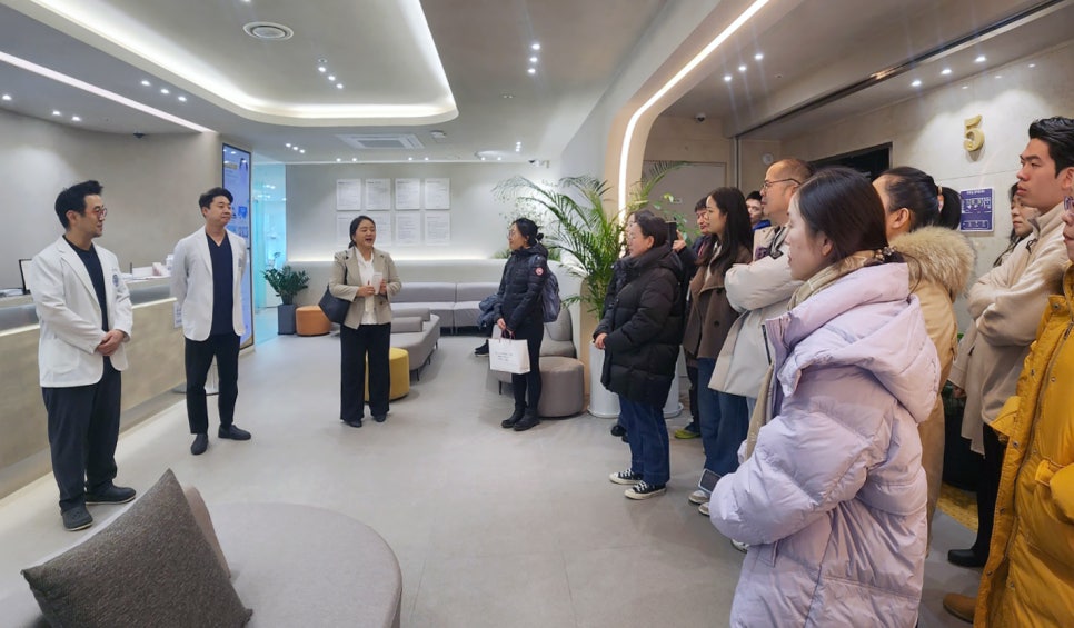 중국 치과의사 20여명 병원 투어 세미나 개최 관련 이미지 1