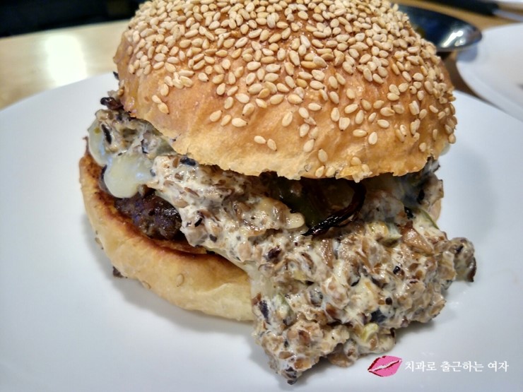 홍대 연남동 햄버거 <옥탑 OKTOP> 넘 맛있어요 ㅠㅠ 관련 이미지 15