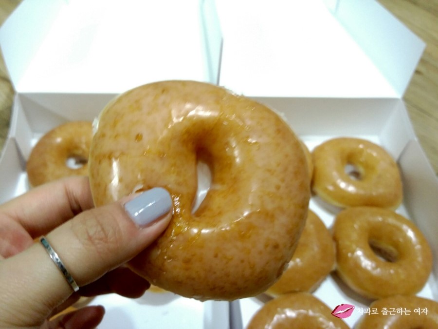 달콤한 크리스피 도넛 오리지널 글레이즈드 &hearts; 관련 이미지 7