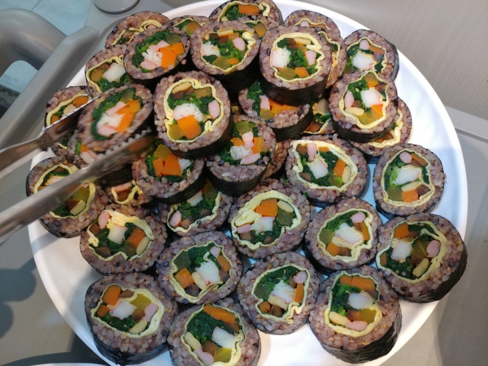 오늘의 점심 :) 따뜻한 가락국수 + 직접 싼 김밥 &hearts; 관련 이미지 4