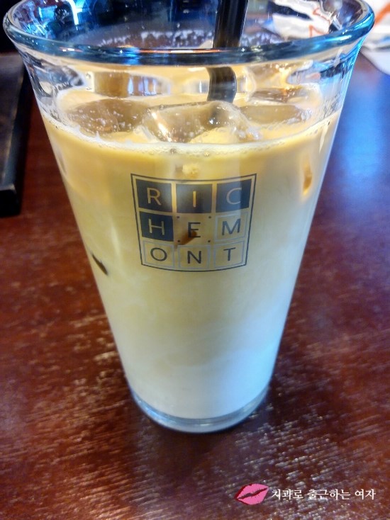 홍대 리치몬드에서 브라우니랑 라떼 먹으면서 수다 ☆ 관련 이미지 7