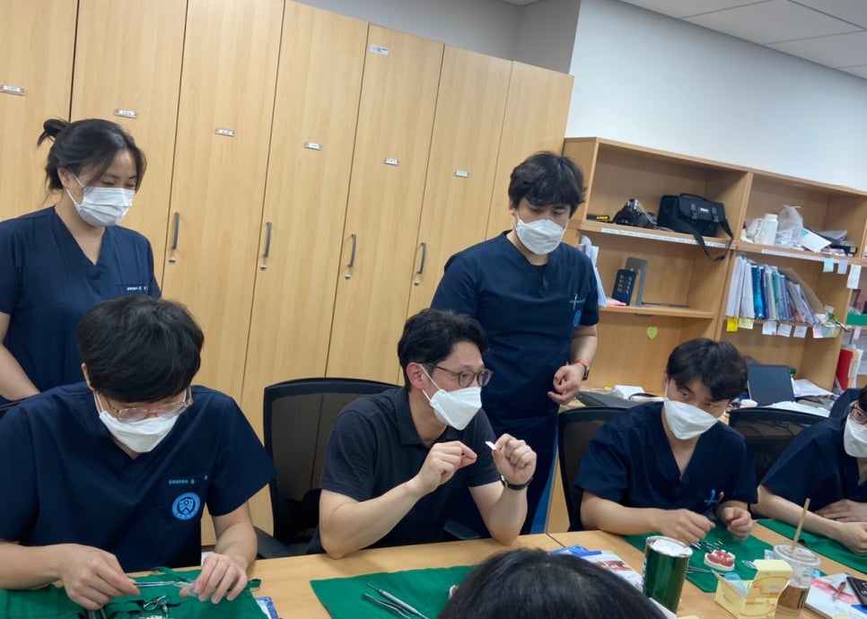 [현장기록] 정재욱 원장님, 신촌세브란스 치과대학병원 강의 및 실습지도 관련 이미지 6