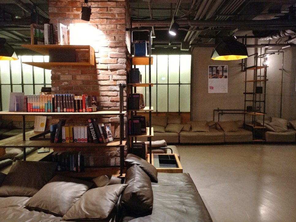 영화 <럭키>, 역대 코영화 미디 최단기간 200만 돌파 할만하네요 ㅋ 관련 이미지 2