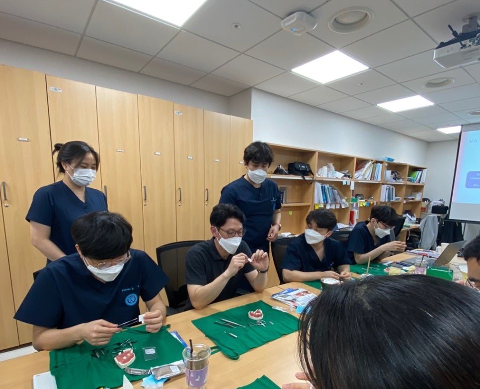 [현장기록] 정재욱 원장님, 신촌세브란스 치과대학병원 강의 및 실습지도 관련 이미지 5