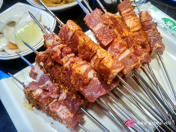 홍대 양꼬치 & 칭타오, 여기에 꿔바로우까지 배부르게 냠냠 &hearts; 관련 이미지 4